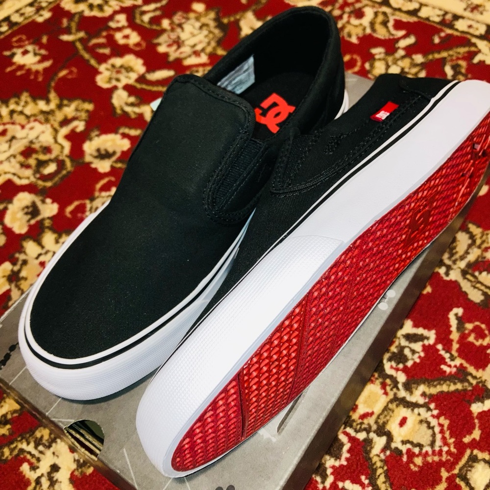 DC Shoes Black Slip on